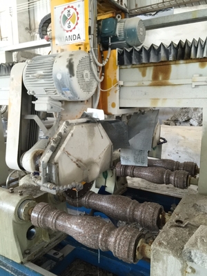 PLC/CNC высокая точность четырехкомпьютерная режущая машина для колонн, колонн, дорожных барьеров