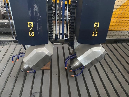 Xianda 4-осевая высокоточная CNC резьба с точностью 0,02 мм и мощностью шпинделя 5,5 кВт