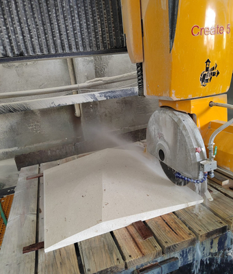 Xianda Бренд Итальянская система 5 оси CNC мост пила Автоматическая мраморная гранит кварц плоскости фрезерные машины Кухонная раковина Столешница Изготовление каменной режущей машины Фабричная цена
