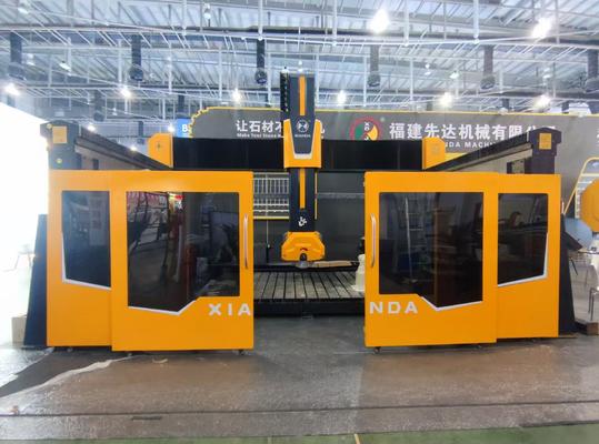 5-осевой CNC-маршрутизатор с 20 кВт BT40 шпиндель True 5-осевое одновременное управление и гибридный дизайн стола для прецизионной резки камня