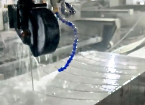 CNC-управляемая вертикальная дротовая пила 3-осевое соединение изогнутая резка бордюра