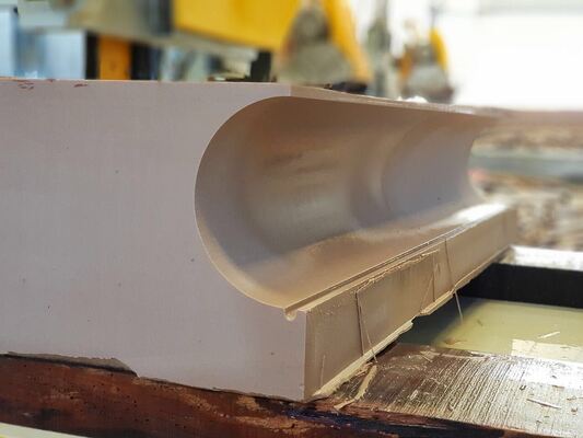 4-осевой станок алмазной проволочной резки с сервоприводным поворотным столом на 360°