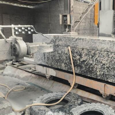 Xianda Новый CNC Diamond Wire Saw Machine с двигателем Моторная передача CE сертифицирован 380V/50Hz 11KW 6000kg для резки камня