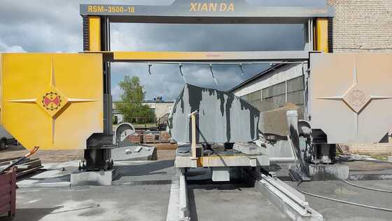 Станок для резки алмазной проволокой с ПЛК и синхронным винтовым приводом для разделения блоков мрамора и гранита размером 3000×3000×1500 мм