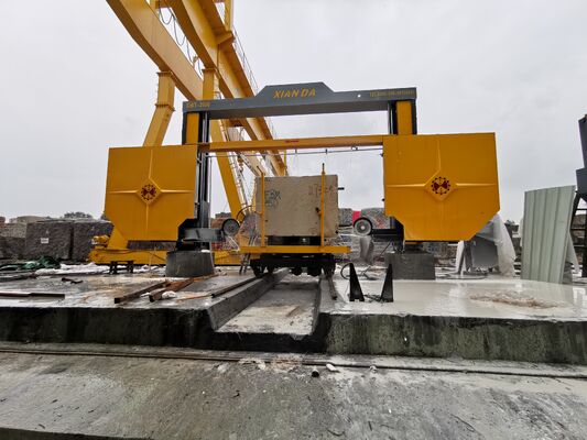 Станок для резки алмазной проволокой с ПЛК и синхронным винтовым приводом для разделения блоков мрамора и гранита размером 3000×3000×1500 мм