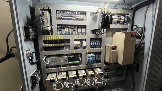 Автоматическая 5-осевая мостовая режущая машина с системой DDX для обработки камня и максимальным размером 3200x2000 мм