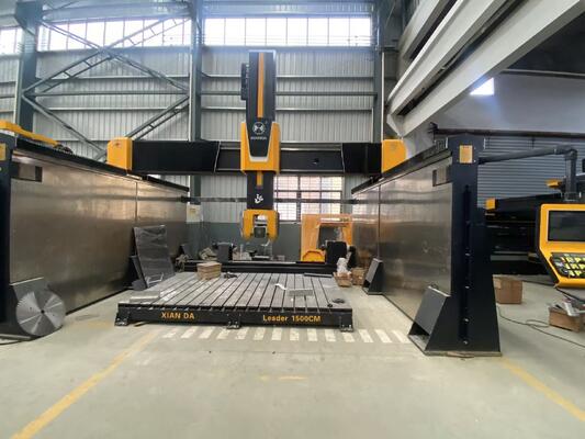5-осевой CNC-маршрутизатор с 20 кВт BT40 шпиндель True 5-осевое одновременное управление и гибридный дизайн стола для прецизионной резки камня