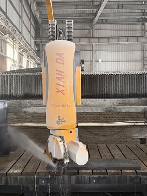 Машина для резки 5-осевой CNC мостовой пилы с вращением лезвия 360° для обработки камня 3200x2000 мм