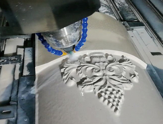 Камень вырезывания 4 осей высекая маршрутизатор CNC для цилиндра возражает ноги стола